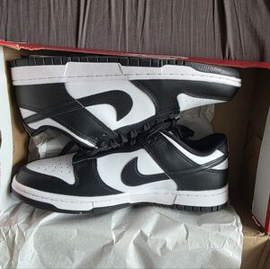 Nike Woman's Black and White Sneakers